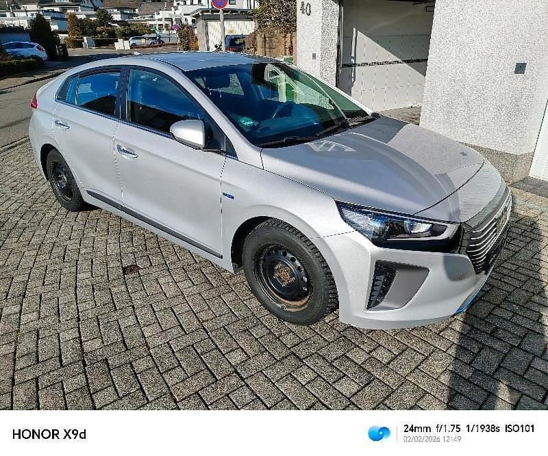 Gebraucht Hyundai Ioniq 105 PS (77 kW) 2018 Silber Kleinwagen