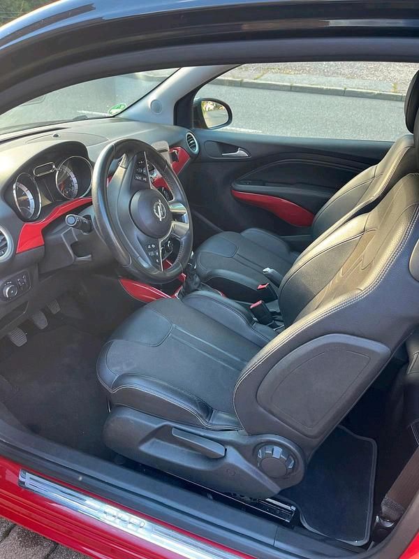 Gebraucht Opel Adam 115 PS (84 kW) 2015 Rot Kleinwagen