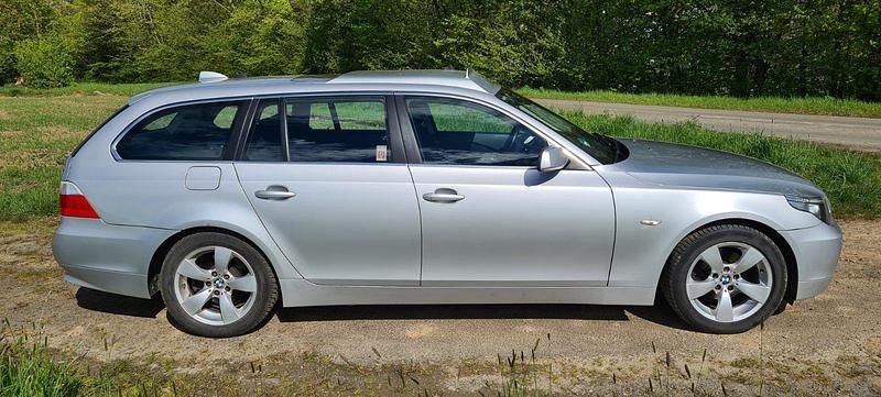 Silber Gebraucht 2007 BMW 520 Kombi | 5.900 € (Fairer Preis) - Bild 1/4
