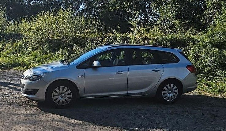 Gebraucht Opel Astra Eco 110 PS (80 kW) 2015 Silber Kombi