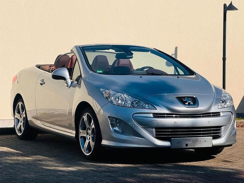 Grau Gebraucht 2010 Peugeot 308 CC Platinum Cabrio | 7.499 € (Fairer Preis) - Bild 1/4