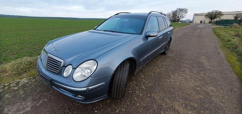 Blau Gebraucht 2004 Mercedes E200 Avantgarde Kombi | 4.450 € (Etwas zu teuer) - Bild 1/4