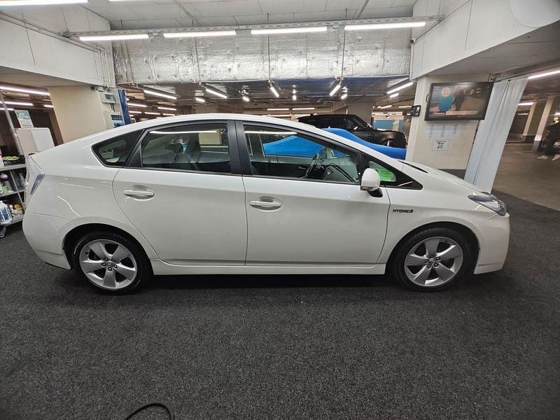 Weiß Gebraucht 2009 Toyota Prius Kleinwagen | 8.500 € (Fairer Preis) - Bild 1/4