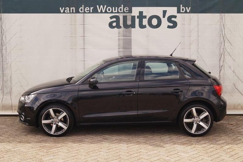 Schwarz Gebraucht 2012 Audi A1 Sportback Business Kleinwagen | 5.688 € (Teuer) - Bild 1/4
