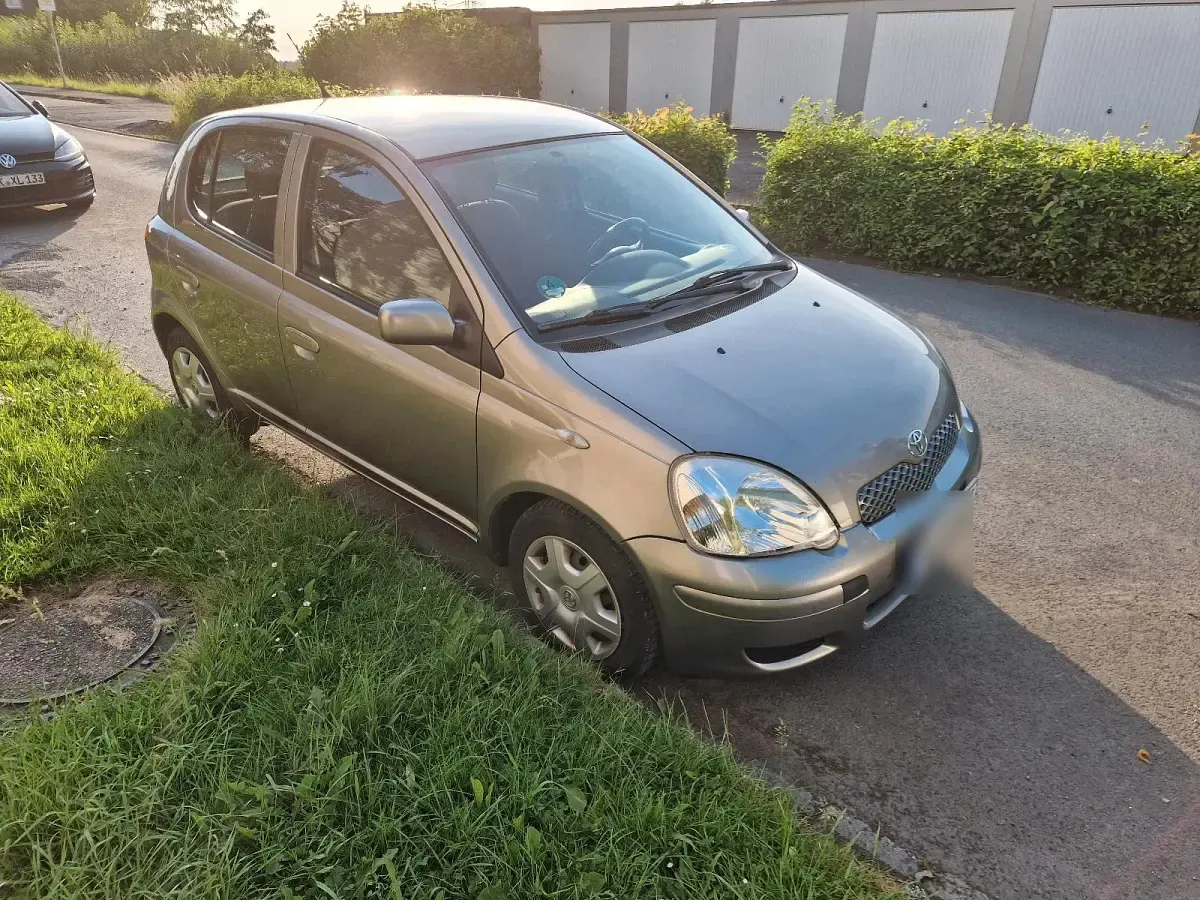 Gebraucht Toyota Yaris 87 PS (63 kW) 2005 Grau Kleinwagen