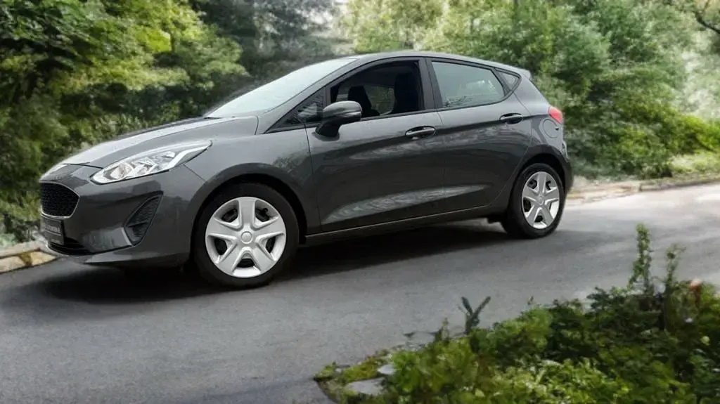 Gebraucht Ford Fiesta Cool & Connect 101 PS (74 kW) 2018 Grau Kleinwagen