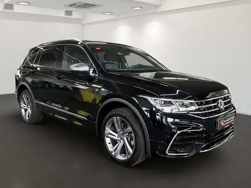 Gebraucht VW Tiguan Allspace R-line 200 PS (147 kW) 2022 Deep black perleffekt SUV