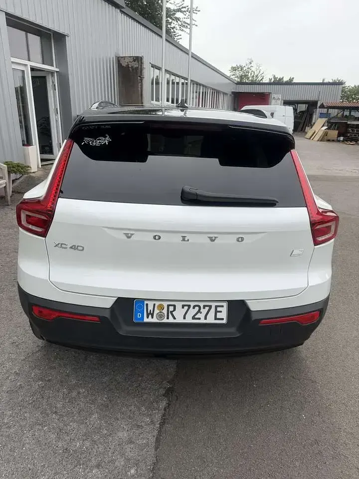Gebraucht Volvo XC40 R-Design 179 PS (131 kW) 2022 Weiß SUV
