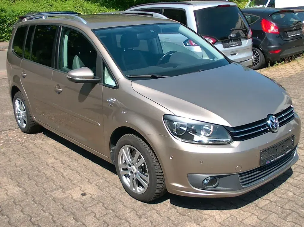 Gebraucht VW Touran Life 140 PS (102 kW) 2013 Titanium beige Van / Kleinbus