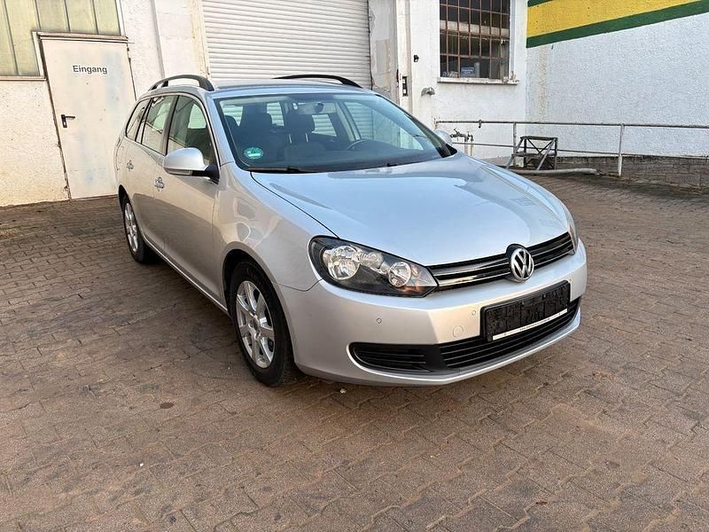 Silber Gebraucht 2011 VW Golf VI Comfortline Kleinwagen | 5.200 € (Fairer Preis) - Bild 1/4