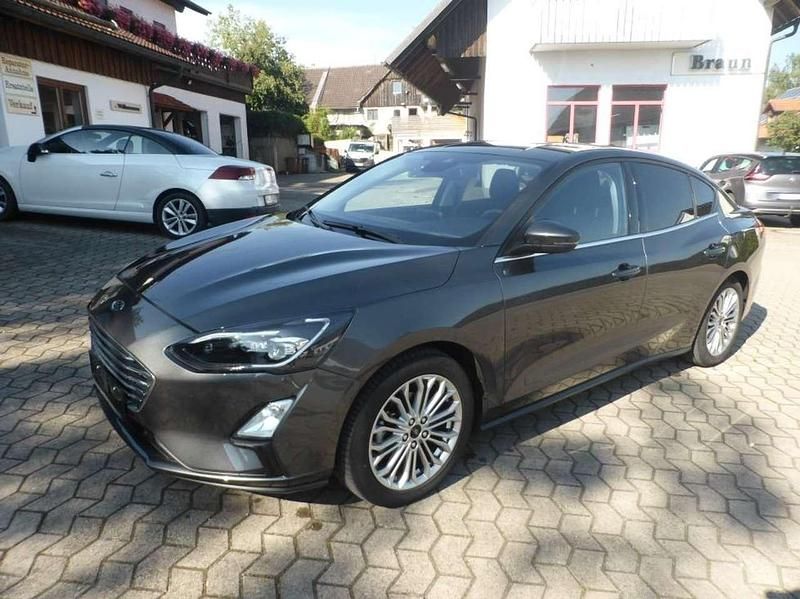 Gebraucht Ford Focus Titanium 125 PS (91 kW) 2020 Magnetic Kleinwagen