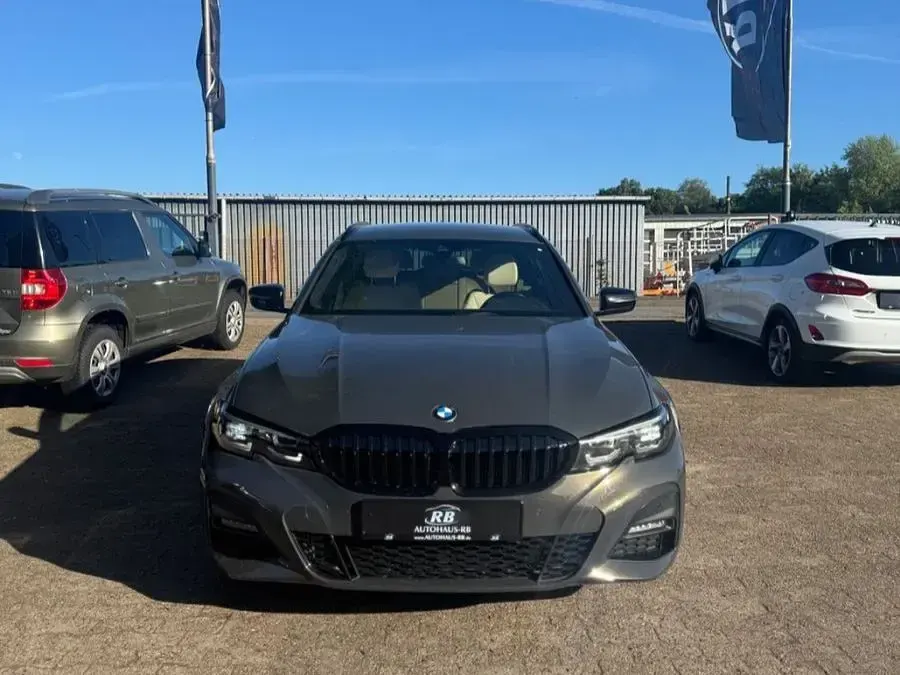 Gebraucht BMW 320 M Sport 190 PS (139 kW) 2022 Grau Kombi