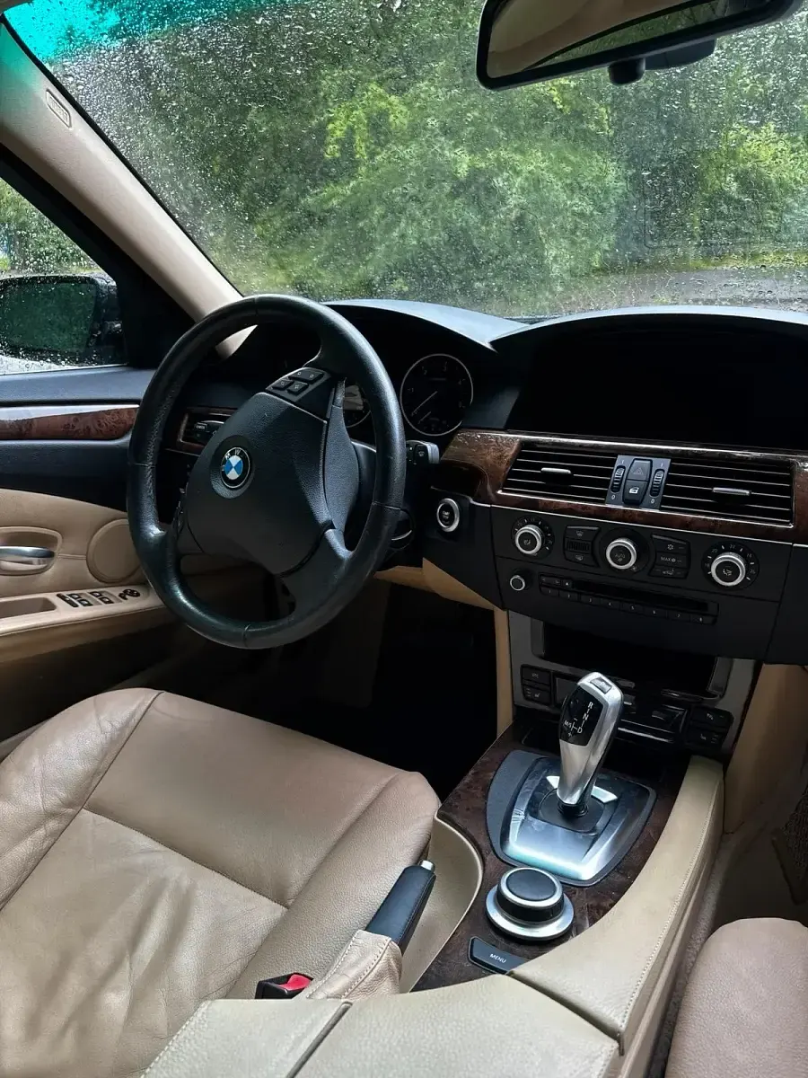 Gebraucht BMW 525 197 PS (144 kW) 2007 Schwarz Kombi