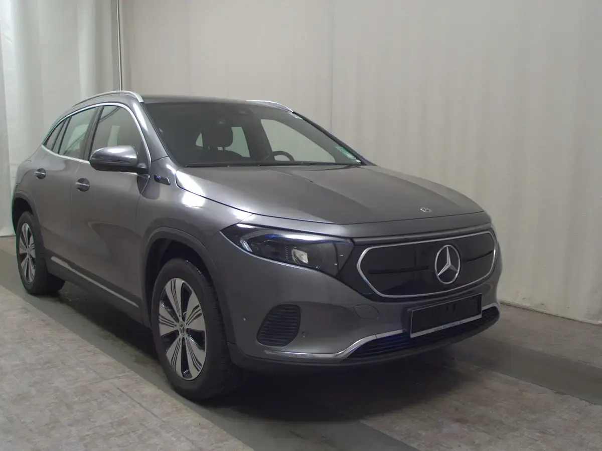 Gebraucht Mercedes EQA250 Progressive 139 kW (190 PS) 2022 Grau SUV