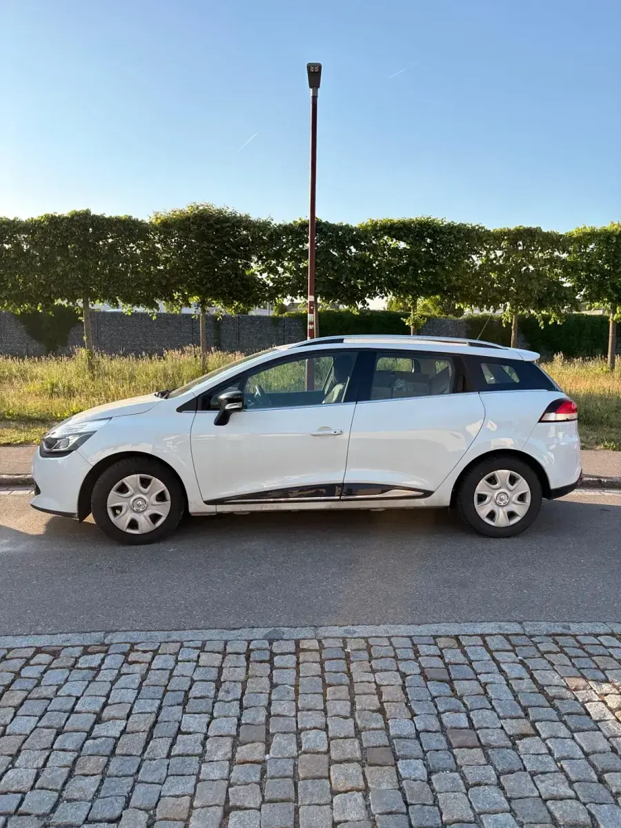 Gebraucht Renault Clio GrandTour 90 PS (66 kW) 2015 Weiß Kombi