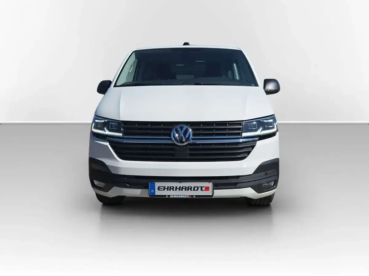 Używany VW Multivan Trendline 150 KM (110 kW) 2021 Biały Minivan