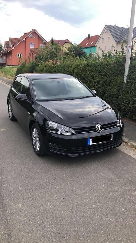 Schwarz Gebraucht 2015 VW Golf VII Comfortline Kleinwagen | 7.500 € (Superpreis) - Bild 1/4