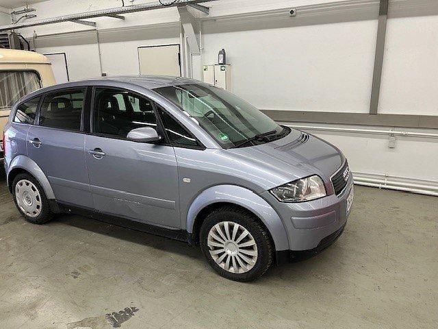 Usata Audi A2 75 CV (55 kW) 2004 Argento Utilitaria
