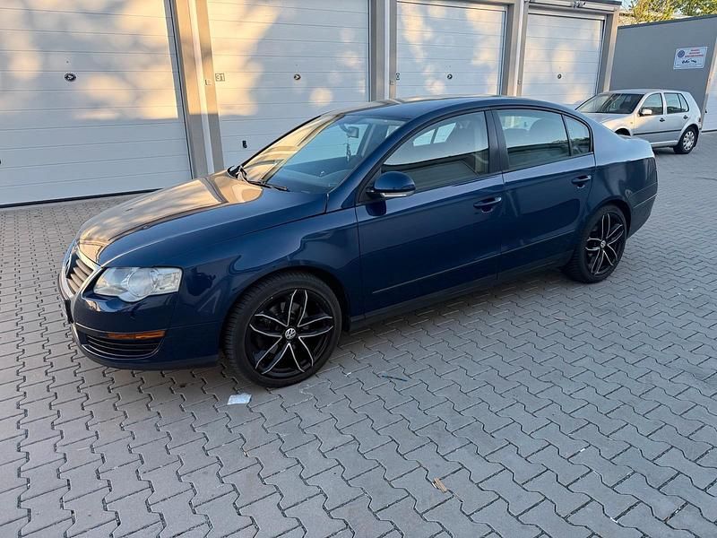 Second-hand VW Passat 105 CP (77 kW) 2007 Berlinǎ