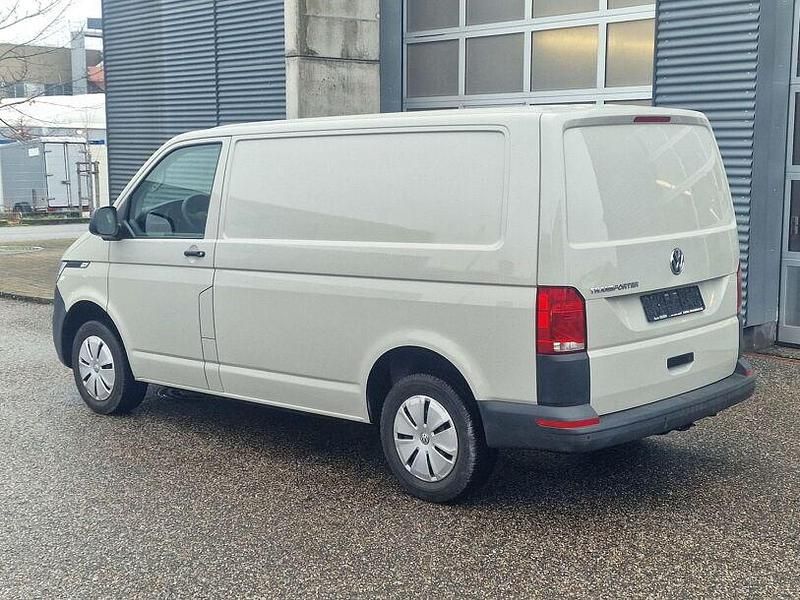 Gebraucht VW Transporter 110 PS (80 kW) 2022 Ascotgrau Van