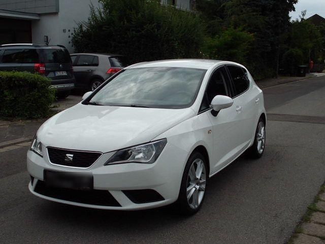Weiß Gebraucht 2014 Seat Ibiza Style Kleinwagen | 6.999 € (Fairer Preis) - Bild 1/4