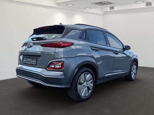 Gebraucht Hyundai Kona 100 kW (136 PS) 2021 Grau (galaxy grey ) SUV