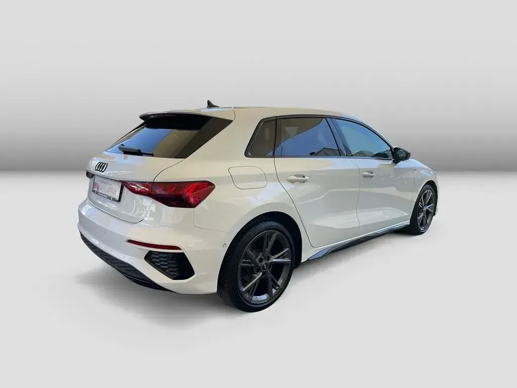 Gebraucht Audi A3 S-Line 110 PS (80 kW) 2022 Ibisweiß Limousine