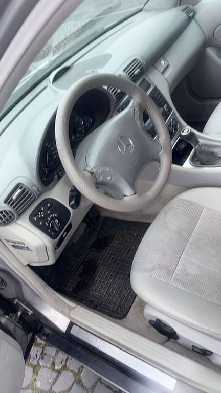 Gebraucht Mercedes C220 150 PS (110 kW) 2006 Gold Kombi