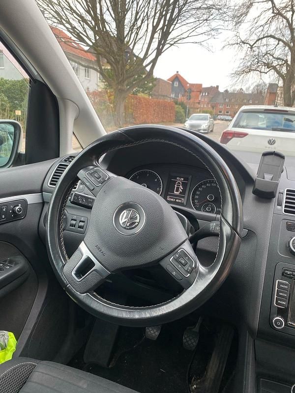 Gebraucht VW Touran 105 PS (77 kW) 2014 Weiß Van / Kleinbus