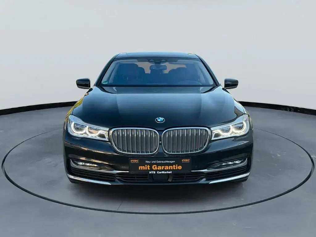Gebraucht BMW 740 Performance 320 PS (235 kW) 2018 Schwarz Limousine