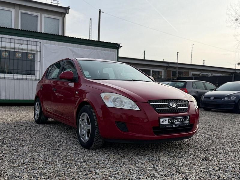 Gebraucht Kia Ceed 109 PS (80 kW) 2007 Rot Kleinwagen