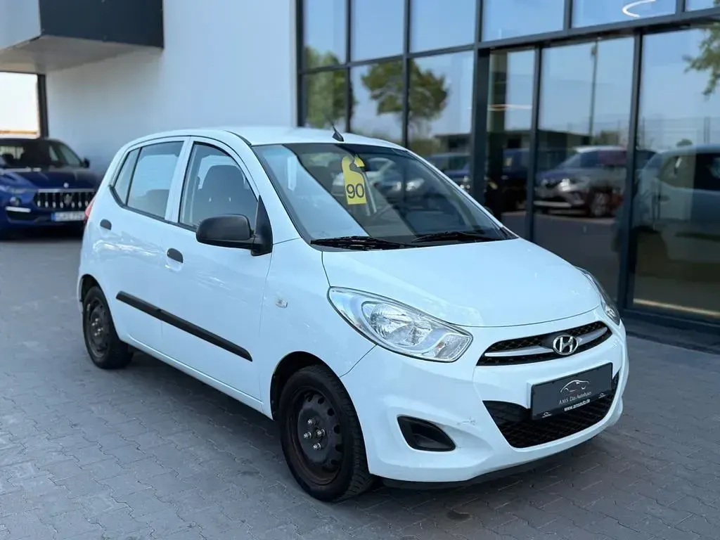 Gebraucht Hyundai i10 Edition 69 PS (50 kW) 2013 Weiß Kleinwagen