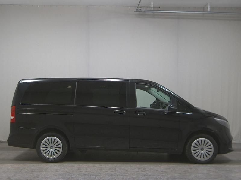 Schwarz Gebraucht 2021 Mercedes V220 Van / Kleinbus | 28.890 € (Superpreis) - Bild 1/4