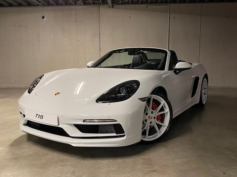 Gebraucht Porsche Boxster 349 PS (256 kW) 2024 Weiss/verdeck schwarz Cabrio