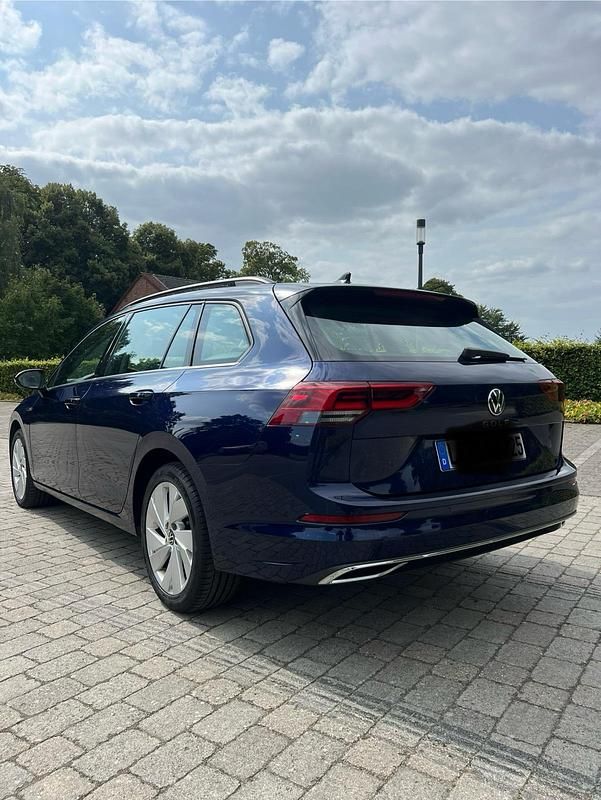 Gebraucht VW Golf VIII Style 190 PS (139 kW) 2022 Blau Kombi