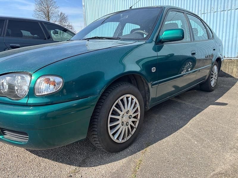 Gebraucht Toyota Corolla 97 PS (71 kW) 2001 Grün Limousine