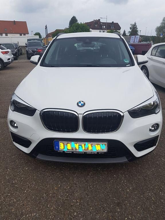 Weiß Gebraucht 2019 BMW X1 SUV | 19.000 € (Guter Preis) - Bild 1/4