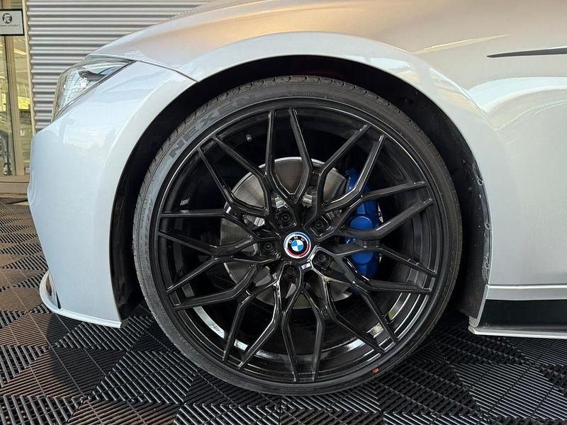 Gebraucht BMW 330 M Performance 252 PS (185 kW) 2017 Glaciersilber Limousine