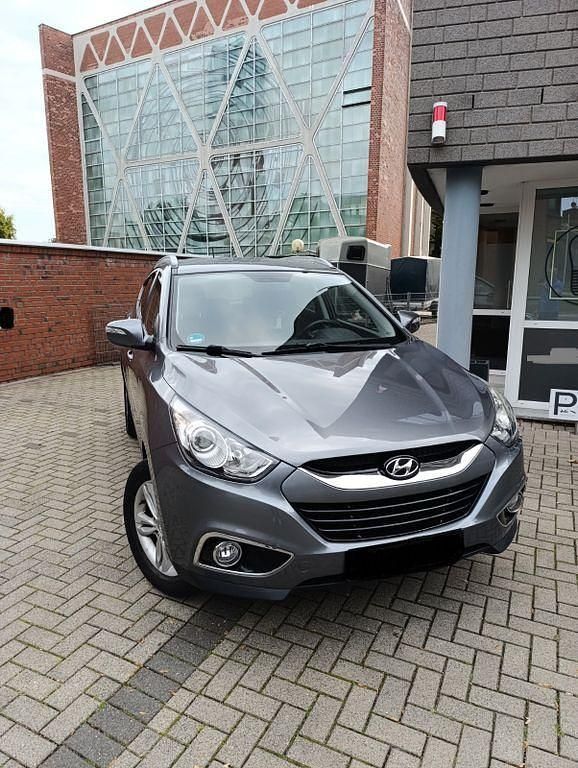 Gebraucht Hyundai ix35 Comfort 135 PS (99 kW) 2012 Grau SUV