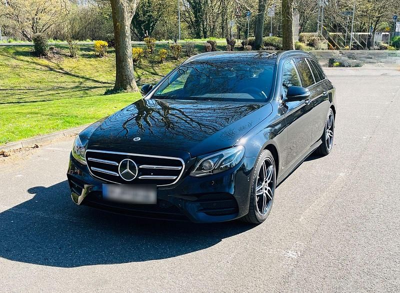 Gebraucht Mercedes E400 AMG line 340 PS (250 kW) 2019 Schwarz Kombi