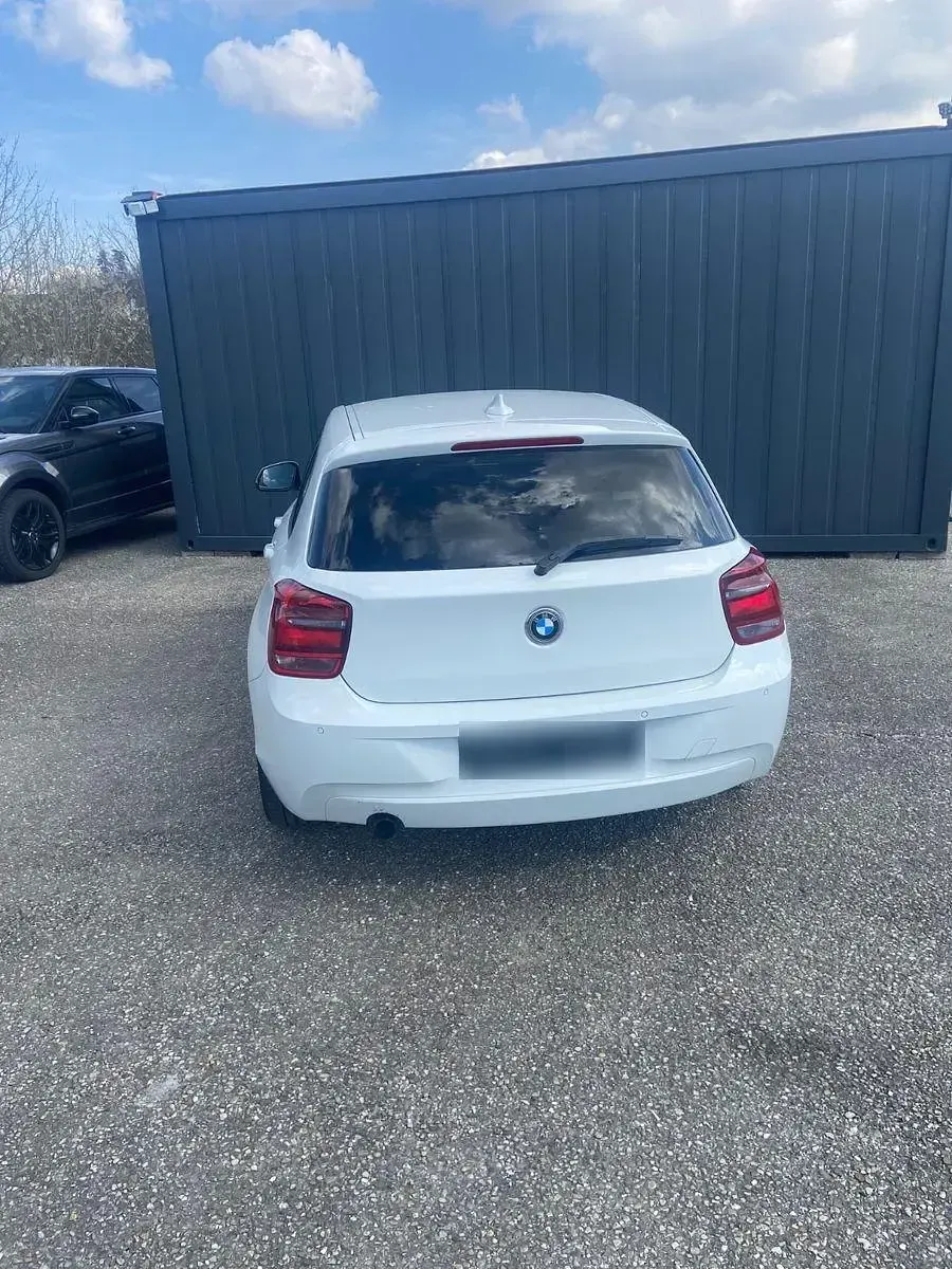 Gebraucht BMW 114 102 PS (75 kW) 2012 Weiß Kleinwagen