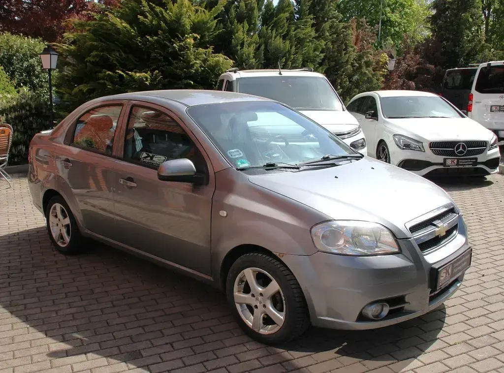 Gebraucht Chevrolet Aveo LT 101 PS (74 kW) 2011 Graumetallic Limousine