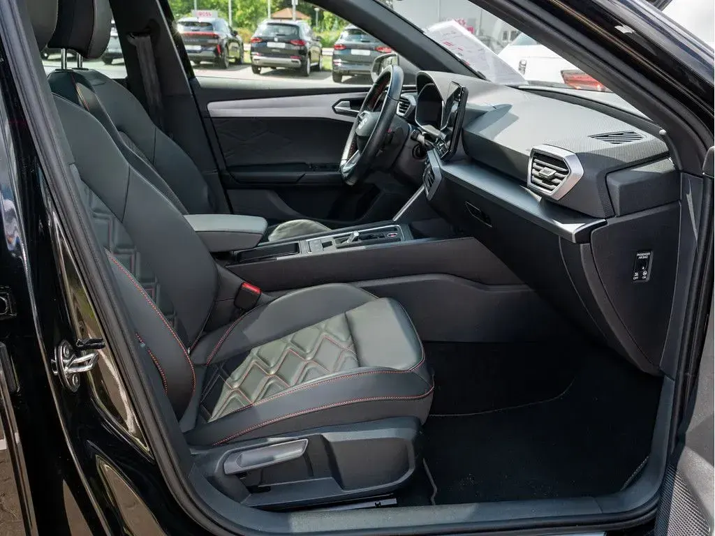 Gebraucht Seat Leon FR 190 PS (139 kW) 2023 Schwarz Limousine