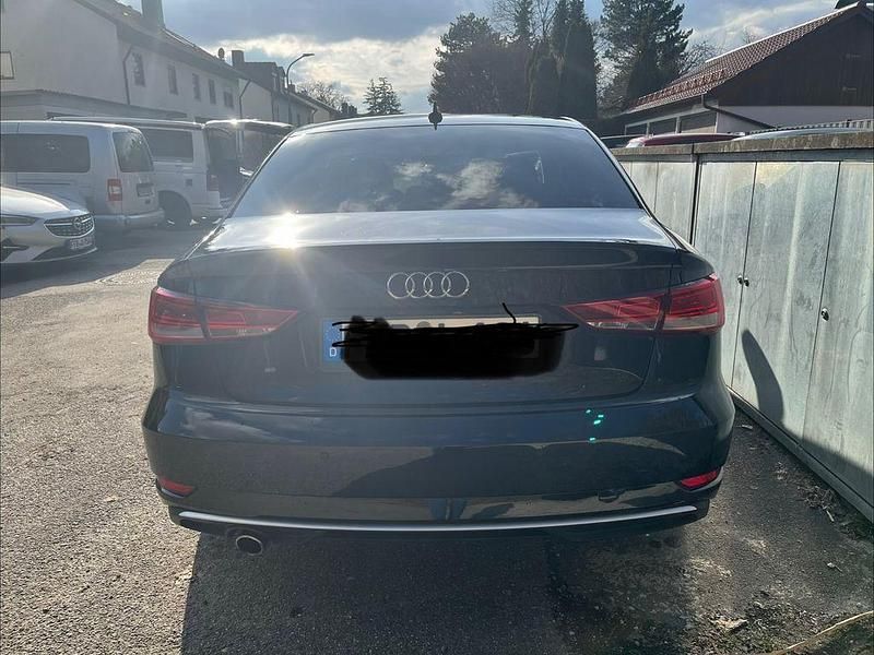 Gebraucht Audi A3 Design 116 PS (85 kW) 2018 Schwarz Limousine
