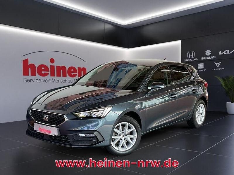 Grau Gebraucht 2020 Seat Leon Style Limousine | 15.958 € (Guter Preis) - Bild 1/4