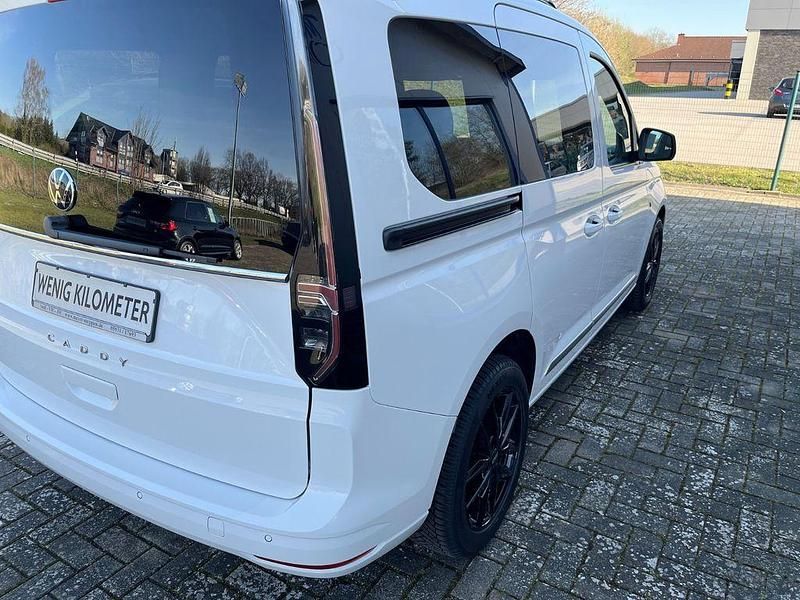 Gebraucht VW Caddy Style 122 PS (89 kW) 2024 Candyweiß Van / Kleinbus