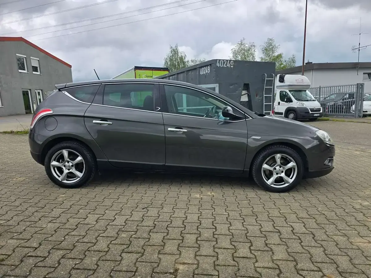 Gebraucht Lancia Delta 190 PS (139 kW) 2009 Grau Kleinwagen