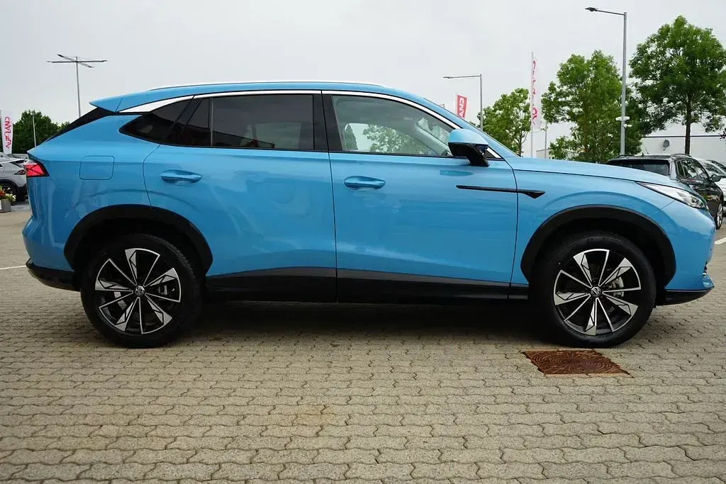 Neu MG HS Luxury 170 PS (125 kW) 2025 Andere SUV