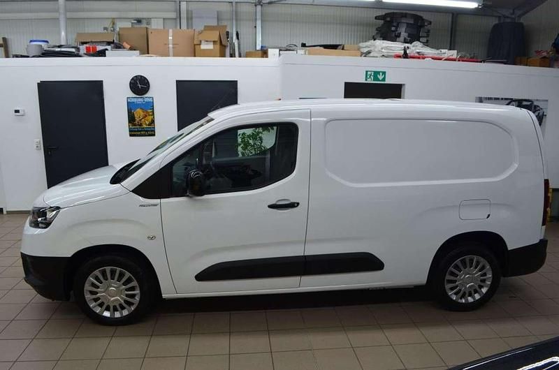 Gebraucht Toyota Proace City City 131 PS (96 kW) 2021 Schaumweiß Van / Kleinbus
