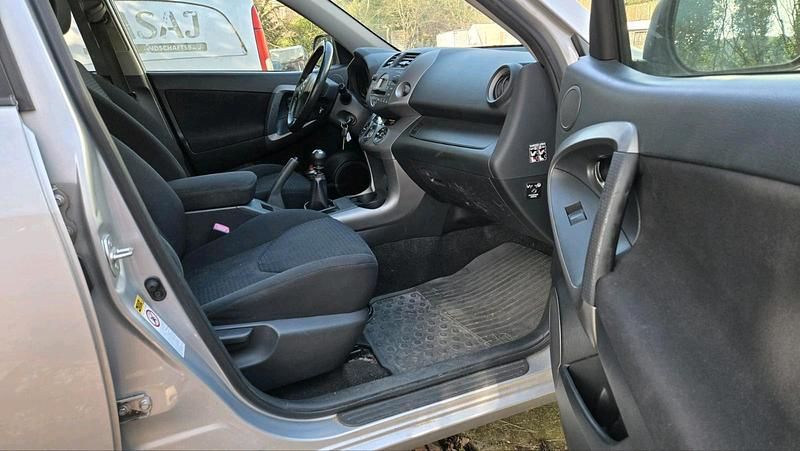 Gebraucht Toyota RAV4 177 PS (130 kW) 2007 Grau SUV